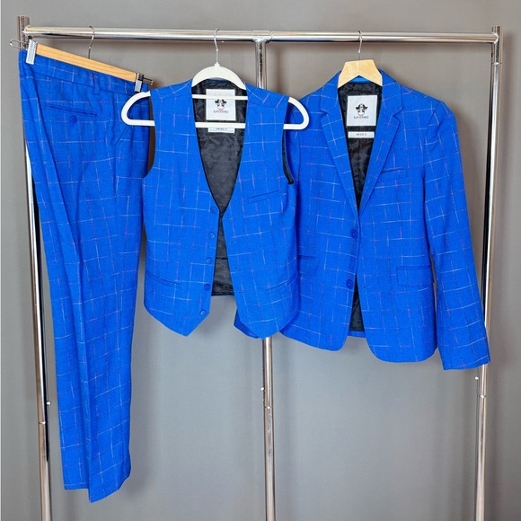 Boy’s suit 3 pieces for 11-12 years old